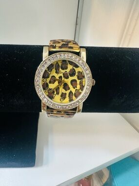 Geneva Leopard Print Crystal Bezel Fashion Watch - Yellow